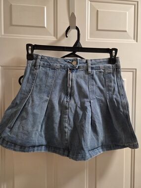 High-Waist, Light Blue Denim, Pleated Skirt